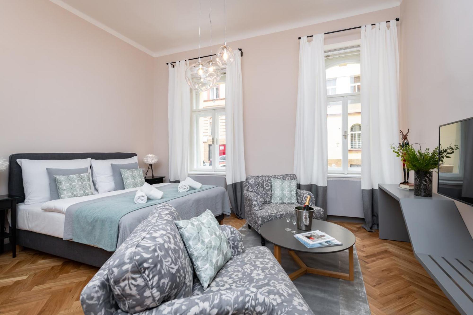 Garden Suites Residence By Tkc Prague Ngoại thất bức ảnh
