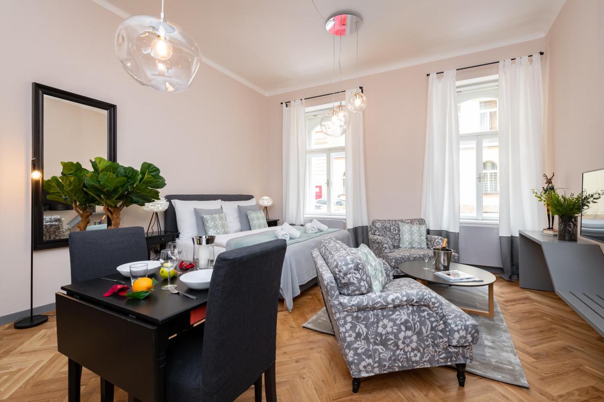 Garden Suites Residence By Tkc Prague Ngoại thất bức ảnh